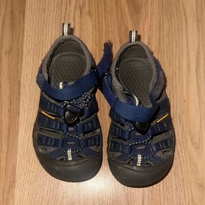 KEEN toddler Blue Outdoor Sandals size 9
